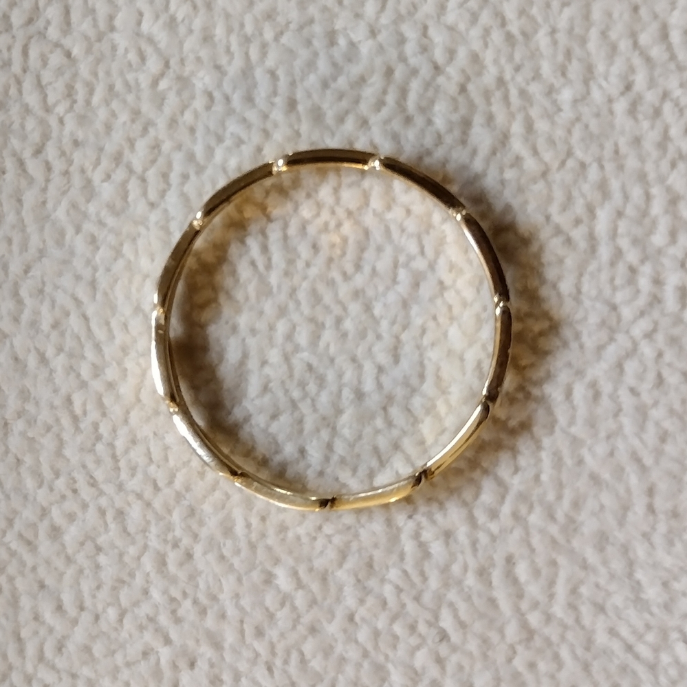 SOLD: 18k Stackable Ring - Picture 2 of 5